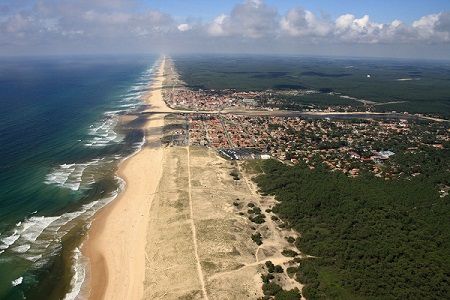 Surfing in Mimizan: Guide to the Silver Coast