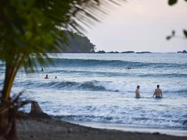 Jaco beach break, Costa Rica
