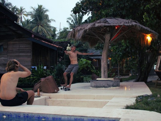 Surfing Krui, Sumatra